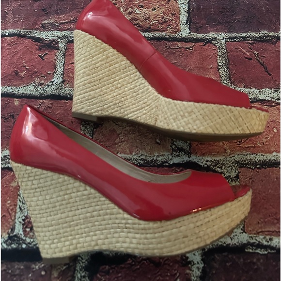 Franco Sarto Espadrille Platform Wedge Pumps Red
Patent Leather Peep Toe Sz 8.5 - Picture 3 of 5